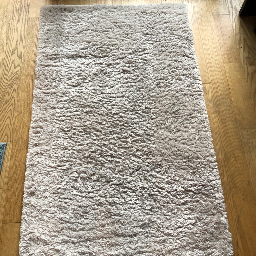 Fluffy rug